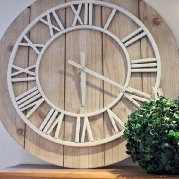 reloj de madera